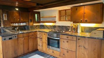 Chalet | Private kitchen | Electric kettle