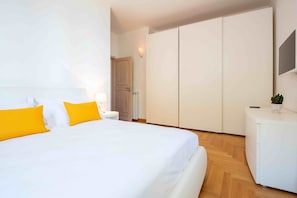 5 Schlafzimmer, Bügeleisen/Bügelbrett, Reisekinderbett, WLAN
