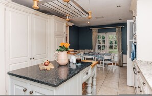 5 bedrooms - The Partridge - From 1000 Per Night (Henley-on-Thames)