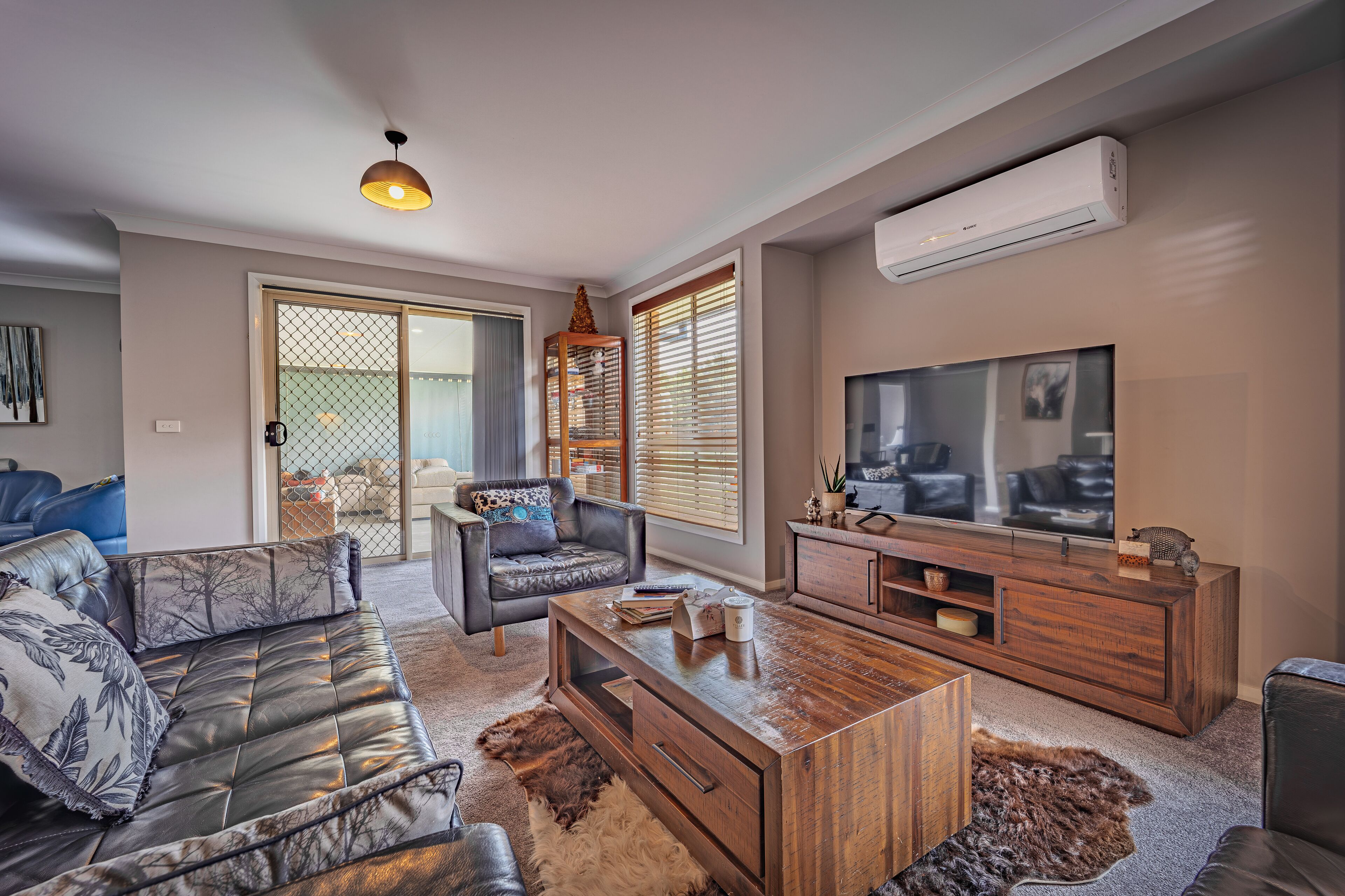 スマートテレビ、暖炉