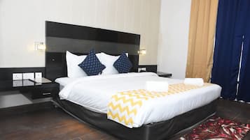 Deluxe Suite | 1 bedroom, Egyptian cotton sheets, premium bedding, desk