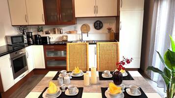 Micro-ondes, four, plaque de cuisson, lave-vaisselle