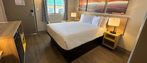 Rum - 1 queensize-säng - icke-rökare (Bathtub w/ Grab Bars) | Skrivbord, arbetsyta för laptop, gratis wi-fi och sängkläder