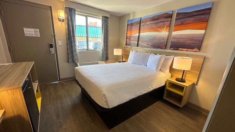Days Inn by Wyndham Farmington NM