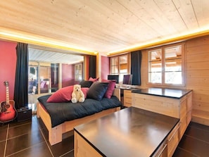 Chalet | Living area - Beautiful Modern Chalet in the Gstaad Region (Zweisimmen)
