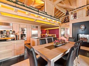 Chalet | Dining
