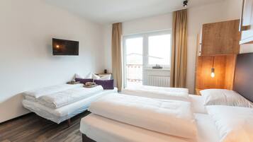 Vierbettzimmer | Schreibtisch, kostenloses WLAN, Bettwäsche
