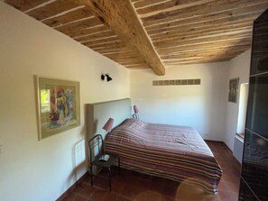 3 bedrooms, iron/ironing board, WiFi, bed sheets - Charming country house with swimming pool, in a peaceful setting to recharge your batteries! (Figanières)