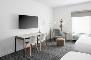 Schreibtisch, laptopgeeigneter Arbeitsplatz, kostenlose Babybetten