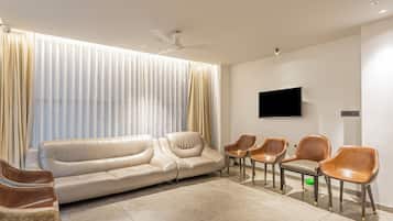 Área de estar no saguão