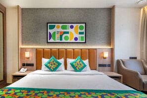 Phòng Tiêu chuẩn | Trang bị nội thất với thiết kế riêng biệt, bàn, màn/rèm cản sáng 