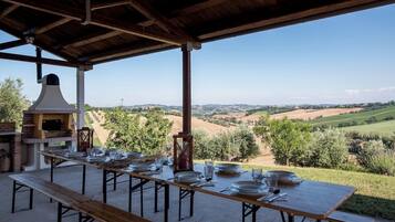 Apartment, 3 Bedrooms, Patio, Garden View | BBQ/picnic Area