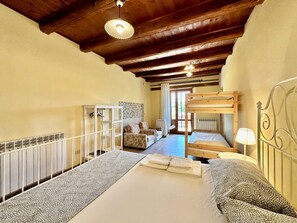House, 3 Bedrooms, Patio, Garden View