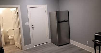 Beautiful Mother in Law Unit suit w/ Parking & Wifi