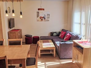 TV - Schönblick Mountain Resort & Spa by Interhome (Rauris)