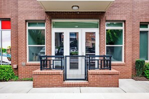 Studio, 1 King-Bett, Nichtraucher | Terrasse/Patio