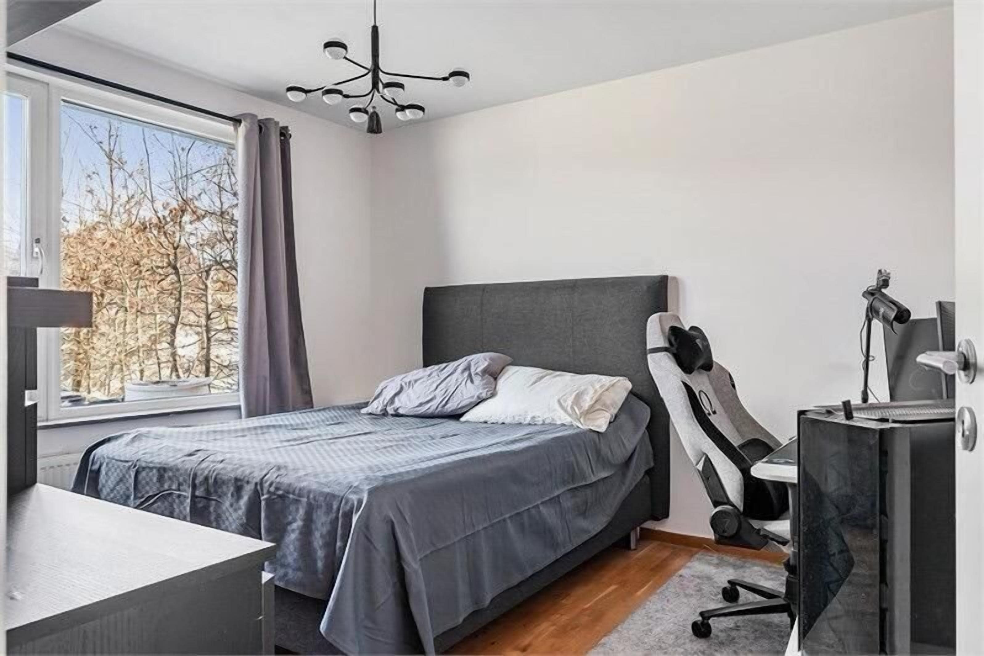 Photo - 5-bed-rooms House With Jacuzzi, Free Parking, and 2 Toilets-bath in Malmö
