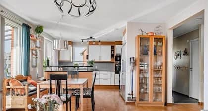 5-bed-rooms House With Jacuzzi, Free Parking, and 2 Toilets-bath in Malmö