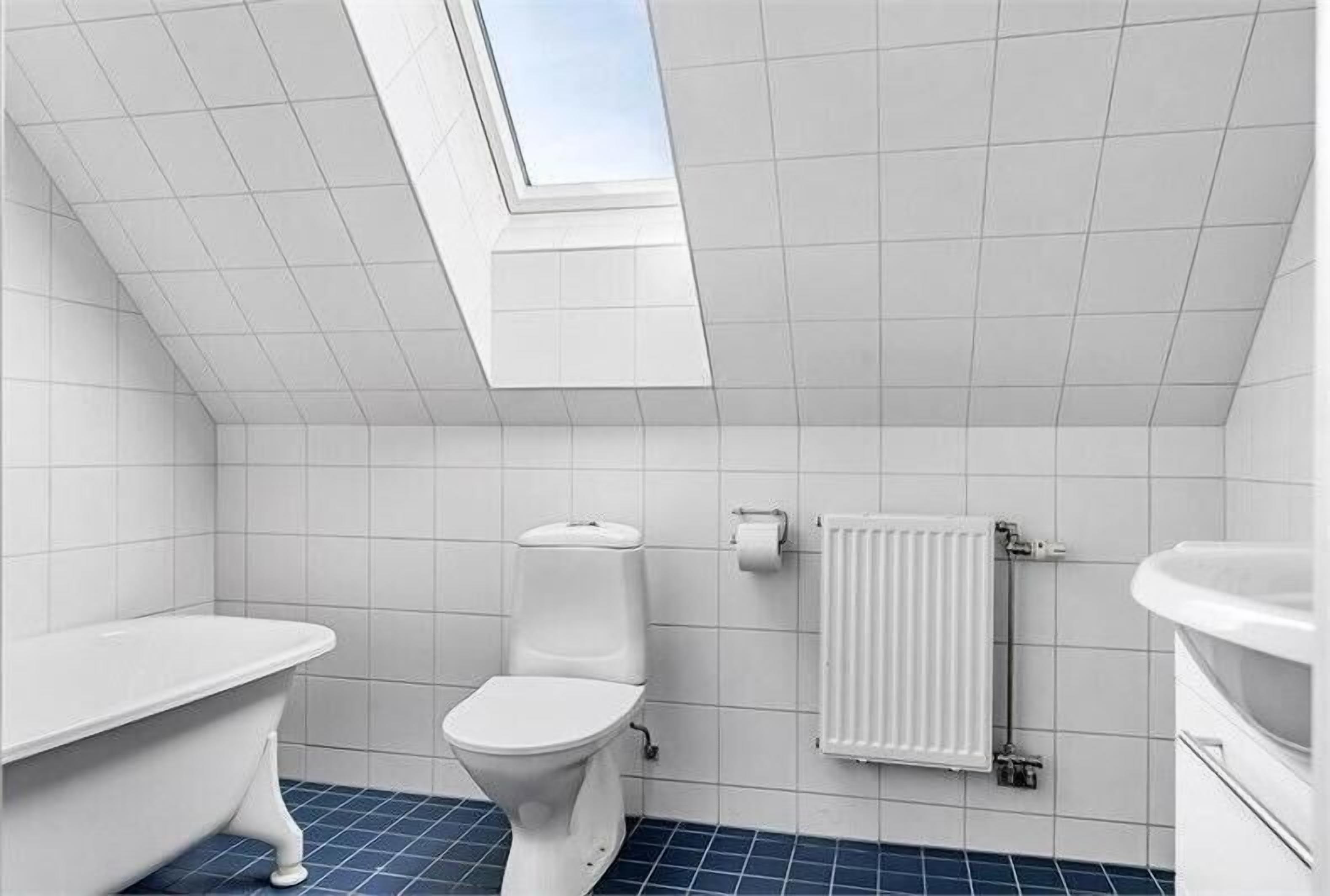 Photo - 5-Bed-Rooms House with Jacuzzi, Free Parking, and 2 Toilets-Bath in Malmö