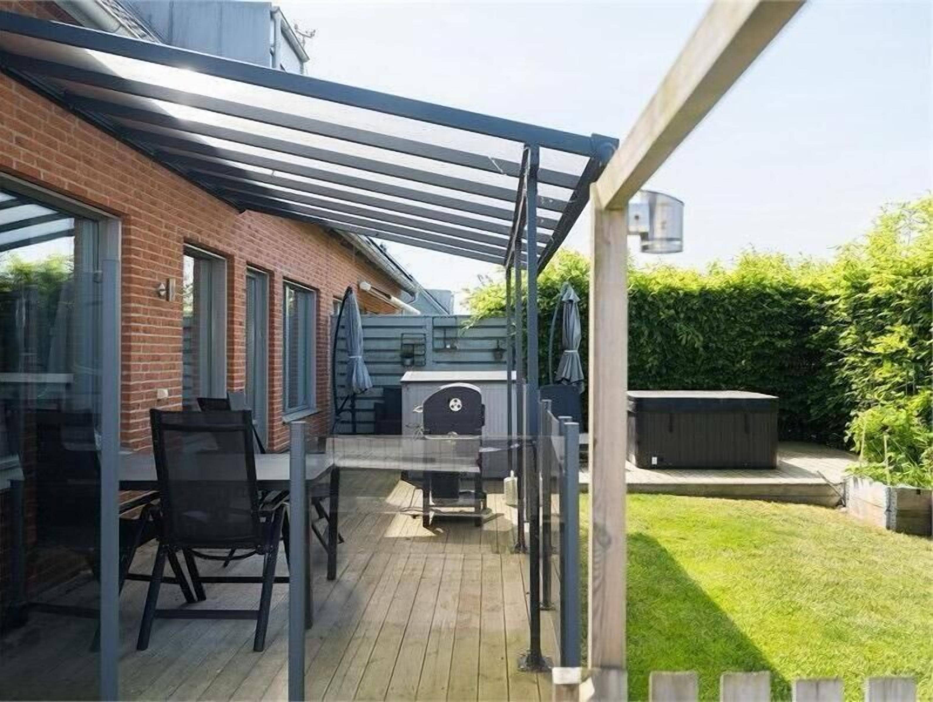 Photo - 5-bed-rooms House With Jacuzzi, Free Parking, and 2 Toilets-bath in Malmö