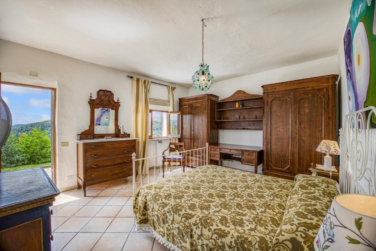 4 bedrooms