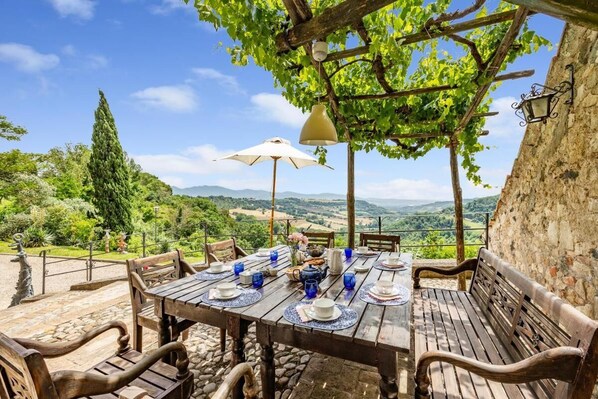 Villa, 4 Bedrooms, Private Pool | Outdoor dining