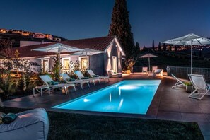 Piscine extérieure (ouverte en saison)