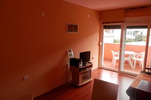 Smart TV - Apartments St Rialto - Comfort One-Bedroom Apartment with Balcony (Jelsa)