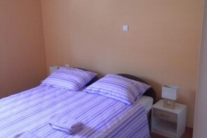 1 bedroom, travel crib, free WiFi