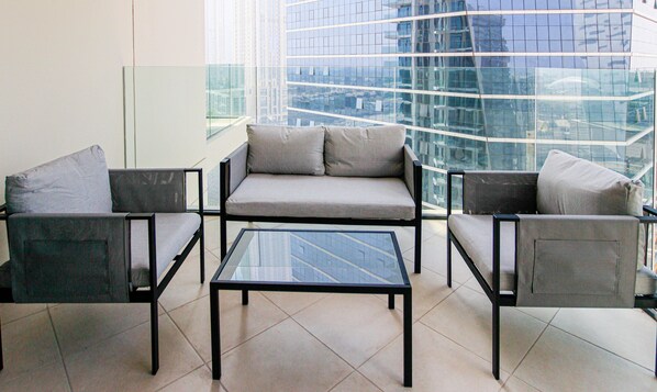 Apartamento Deluxe, balcón | Balcón