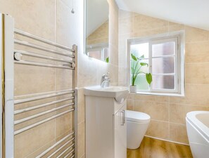Bathroom - Papist Hall Cottages (Barrow upon Humber)