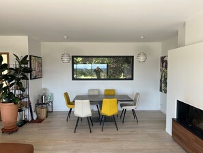 Dining - Villa contemp. 210m2 near Aix en Provence Ste-Victoire superb view Swimming pool (Puyloubier)