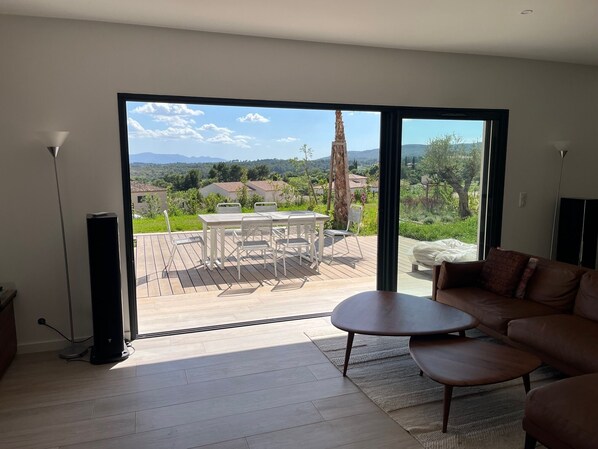 Smart TV, fireplace - Villa contemp. 210m2 near Aix en Provence Ste-Victoire superb view Swimming pool (Puyloubier)