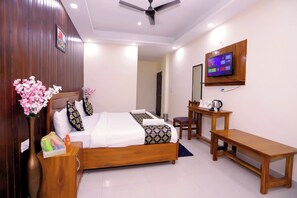 Egyptian cotton sheets, premium bedding, Select Comfort beds - Corporate inn 52  (Noida)