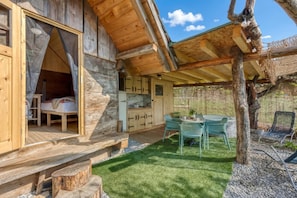 Familjehus - flera sovrum (Luxury Glamping House Pia) | Terrass/Patio