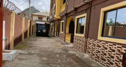 Fairways Apartments: 2 bedroom apartment 10 mins from Winners Chapel Ota