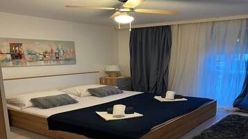 3 bedrooms, iron/ironing board, free WiFi
