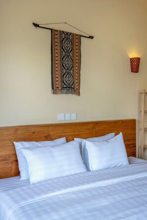 4 bedrooms, iron/ironing board - Yans Family Villa Canggu by Betterplace (Canggu)