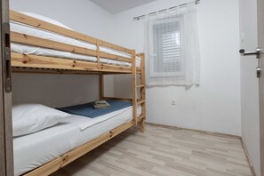 3 Schlafzimmer, Bügeleisen/Bügelbrett, Reisekinderbett, kostenloses WLAN