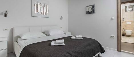 Fer et planche à repasser, lit de bébé portatif, accÚs au Wi-Fi (inclus)