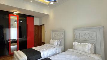 5 bedrooms, iron/ironing board, free WiFi, bed sheets