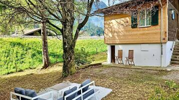 ์ฌ๋ | ์ธ๊ด