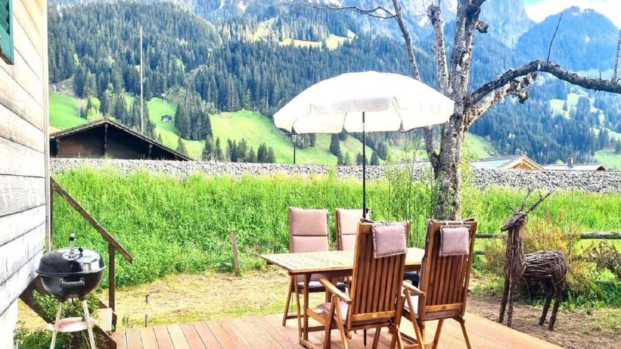 Cosy Chalet With Garden