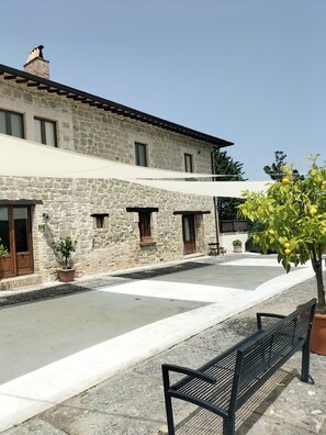 Terrace/patio - Villa La Passione Charme House, your charmig stay amidst sea and montain! (Venarotta)