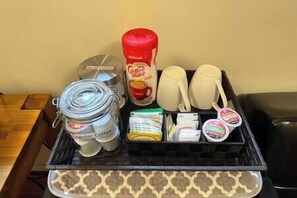 Coffee and/or coffee maker - The Burrow - cozy 1 bedroom studio (Kimberley)