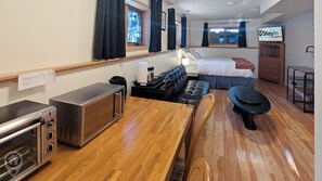 1 habitación, tabla de planchar con plancha, wifi gratis y ropa de cama 