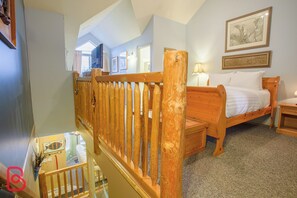 2 makuuhuonetta, työpöytä, silitysrauta/-lauta, ilmainen Wi-Fi