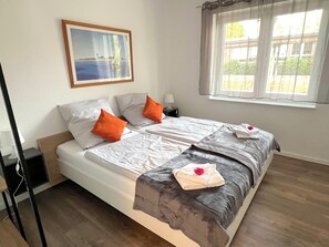 2 chambres, fer et planche à repasser, Wi-Fi, draps fournis