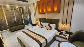 Luxury Studio Suite | Premium bedding, down comforters, memory foam beds, desk