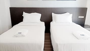 标准双床房 | 免费 WiFi、床单